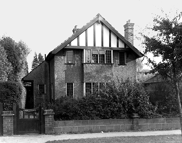 Langstone, Syke Cluan